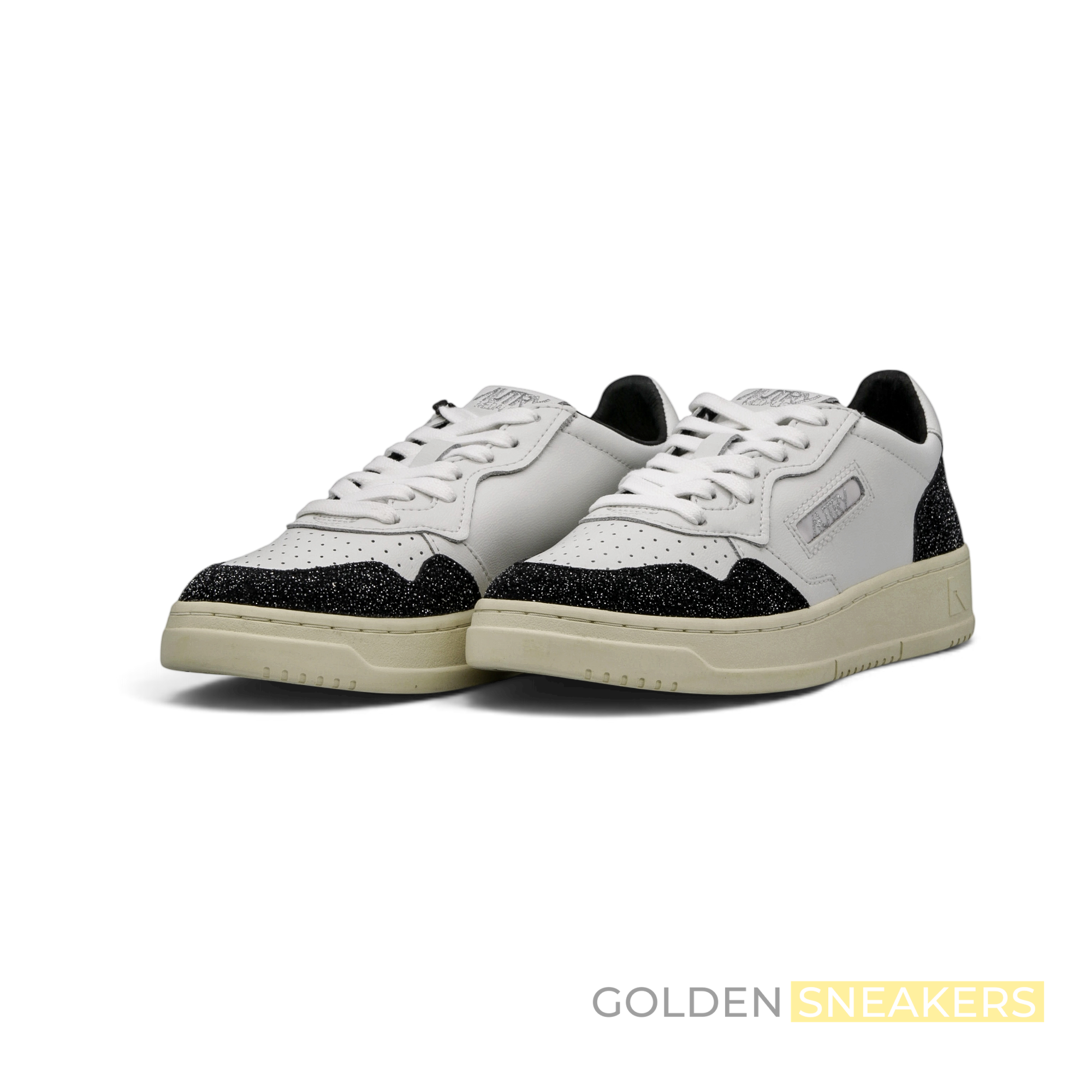 Autry Medalist Low Leather White / Stars Off Black (Women's)